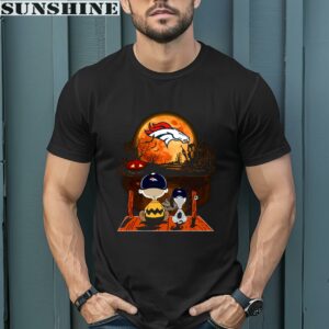 Charlie Brown And Snoopy Watching Denver Broncos Halloween Shirt 1 men shirt
