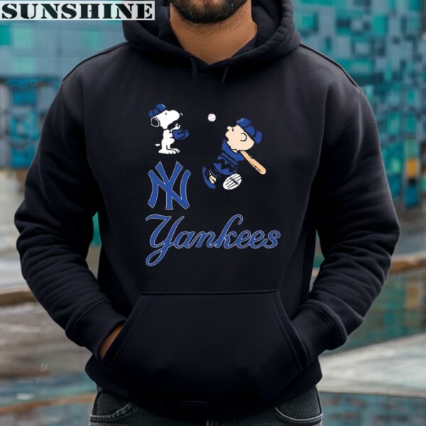 Charlie Brown And Snoopy Baseball New York Yankees Shirt 4 hoodie