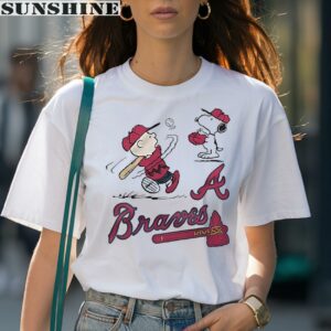Charlie Brown And Snoopy Playing Baseball Atlanta Braves MLB Baseball Shirt 1 women shirt