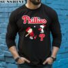 Charlie Brown And Snoopy Playing Baseball Philadelphia Phillies Shirt 5 long sleeve
