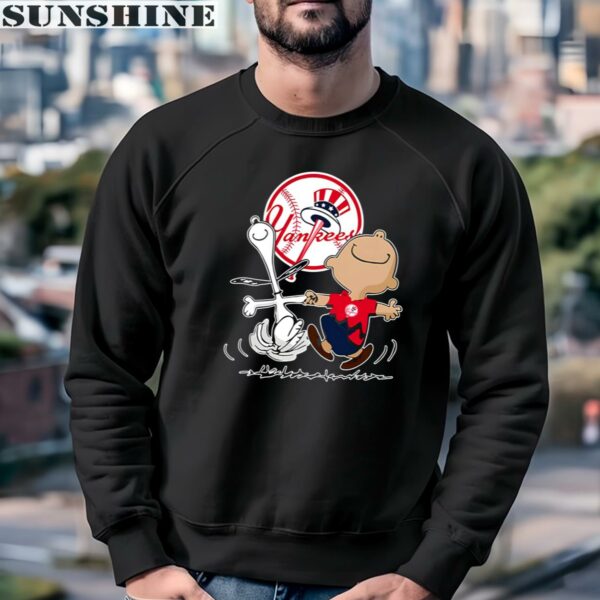 MLB Charlie Brown Snoopy New York Yankees Shirt 3 sweatshirt