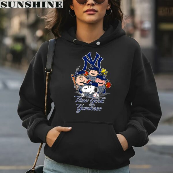 New York Yankees Snoopy Charlie Brown Woodstock The Peanuts Movie Baseball Shirt 4 hoodie
