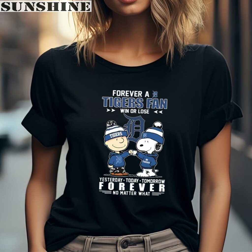 Peanuts Snoopy And Charlie Brown Detroit Tigers Shirt - mechsunshine