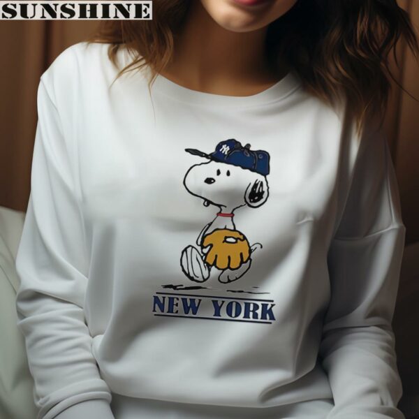 Snoopy MLB Team New York Yankees Shirt 4 sweatshirt