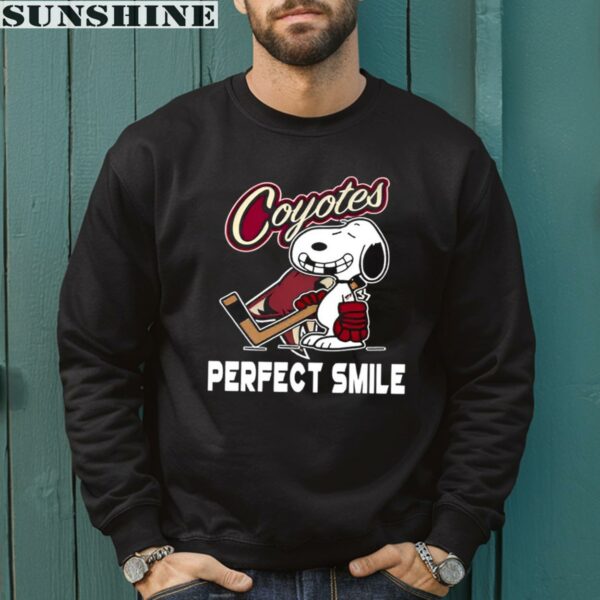 NHL Arizona Coyotes Snoopy Perfect Smile The Peanuts Movie Hockey Shirt 3 sweatshirt