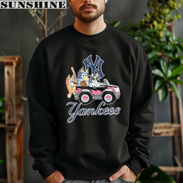 Official MLB New York Yankees Bluey Bandit Chilli And Aunt Trixie Driving Car T shirt 3 sweatshirt