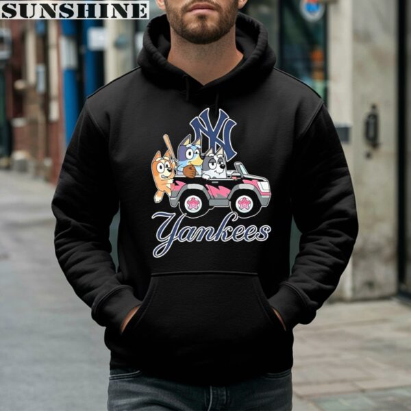 Official MLB New York Yankees Bluey Bandit Chilli And Aunt Trixie Driving Car T shirt 4 hoodie
